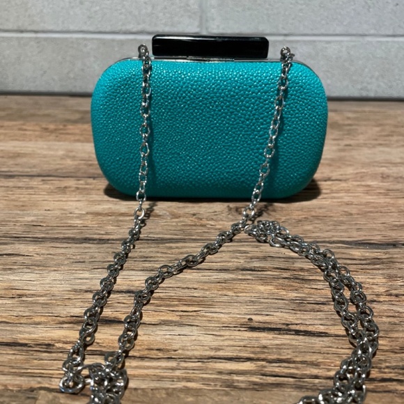 EXPRESSIONS NYC day or night out clutch - Picture 1 of 7